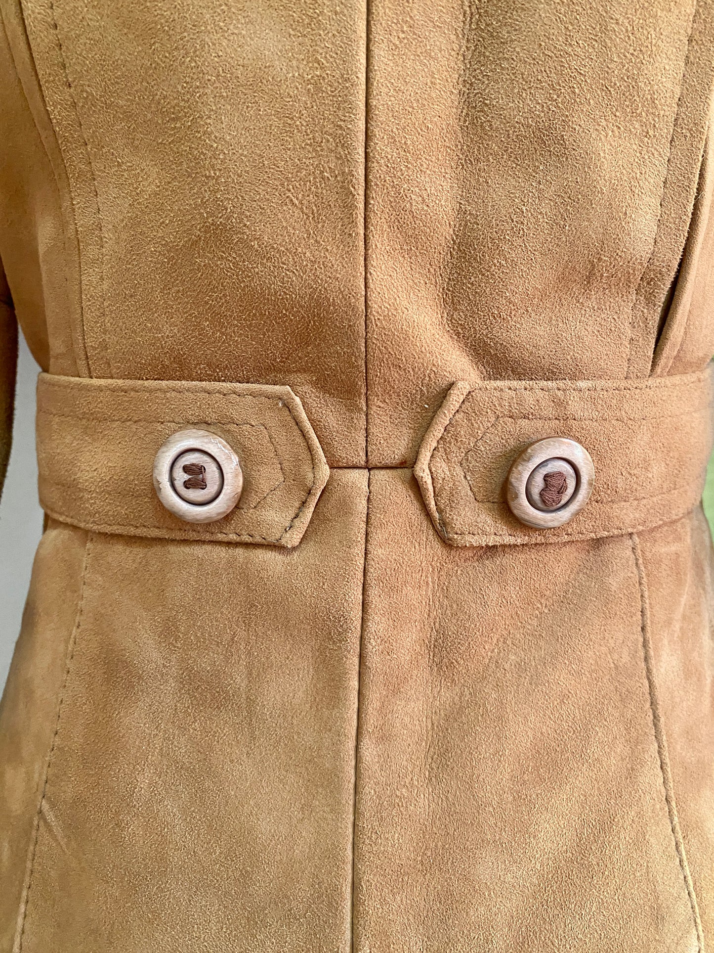Vintage 1970s Genuine Suede Tan Trench Coat by Cosa Nova, Warm Faux Sherpa Lining, Belt, Large Pockets, Excellent condition | Women’s XS/S