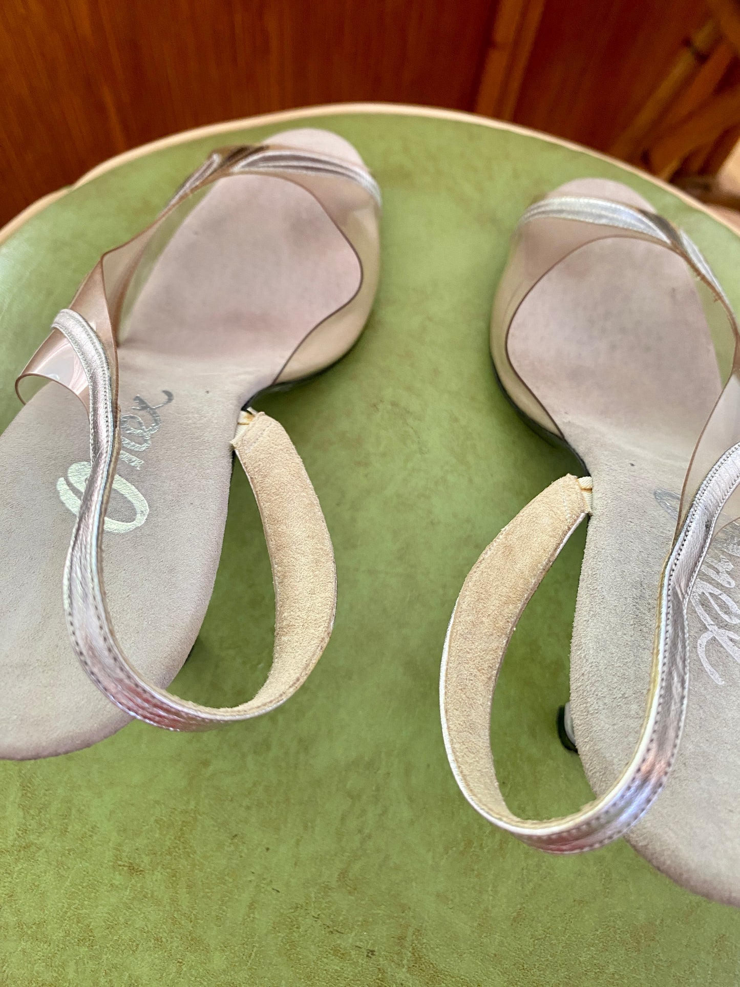 1950's Vintage Lucite Heels by Onex | Clear | Size 7.5 | Silver, Brown | Slingback