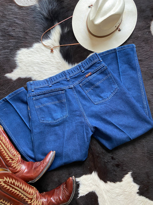 Men’s Wrangler Jeans, Soft Dark Wash, Size 36 x 29 - 3 Pairs Available!