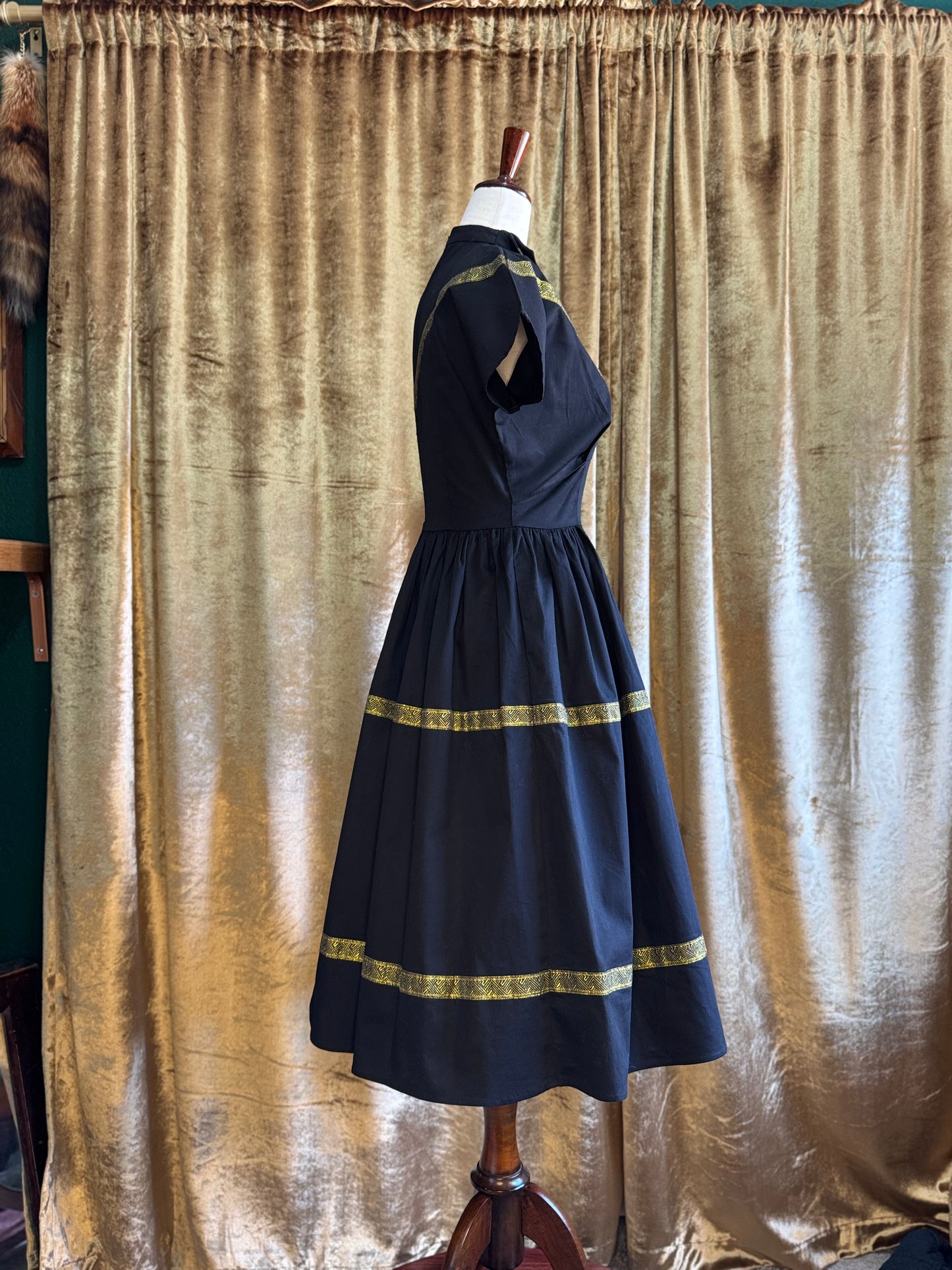 1950’s Inspired Western Patio Dress, Black & Metallic Gold | XS