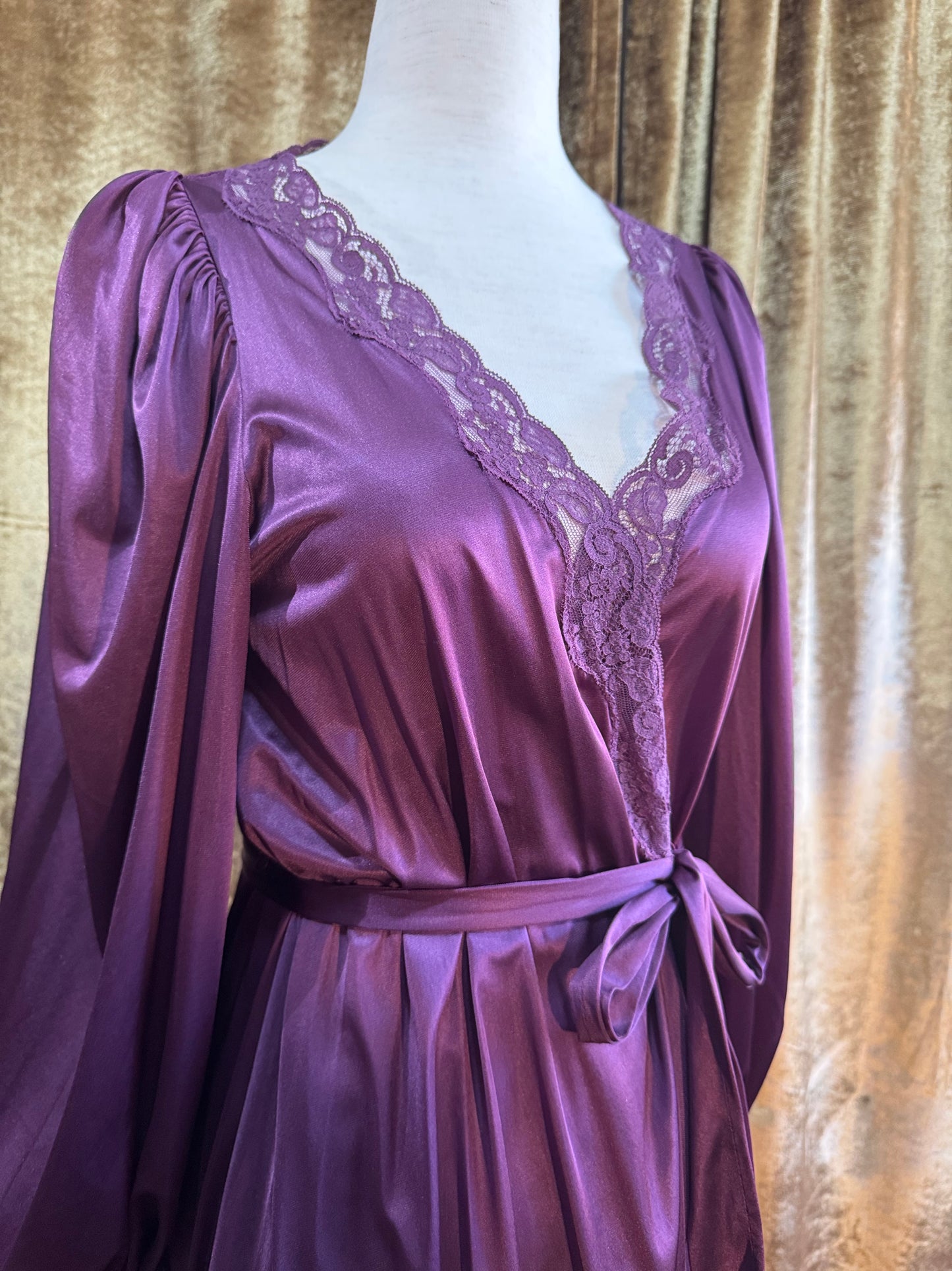 Vintage 1970’s 1980’s Purple Robe, Nylon & Lace