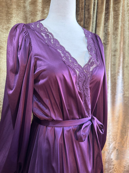 Vintage 1970’s 1980’s Purple Robe, Nylon & Lace