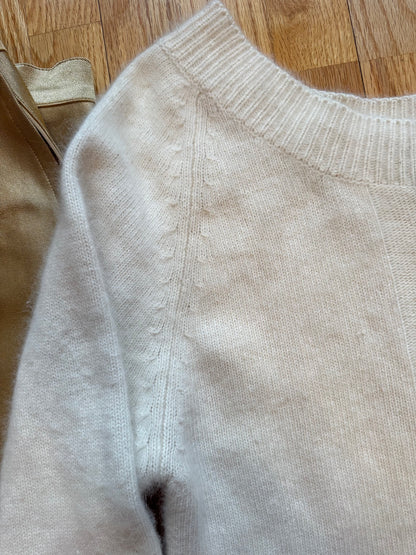Vintage Angora & Lambs Wool Sweater | M-L