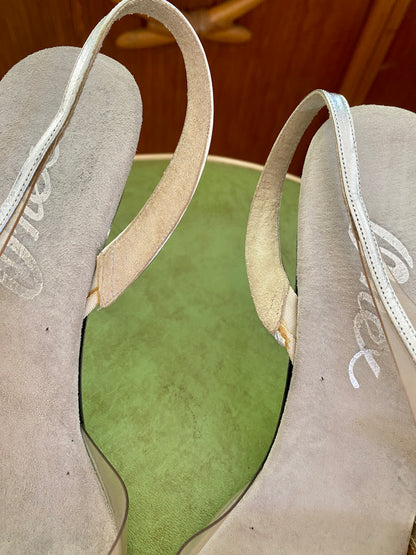 1950's Vintage Lucite Heels by Onex | Clear | Size 7.5 | Silver, Brown | Slingback