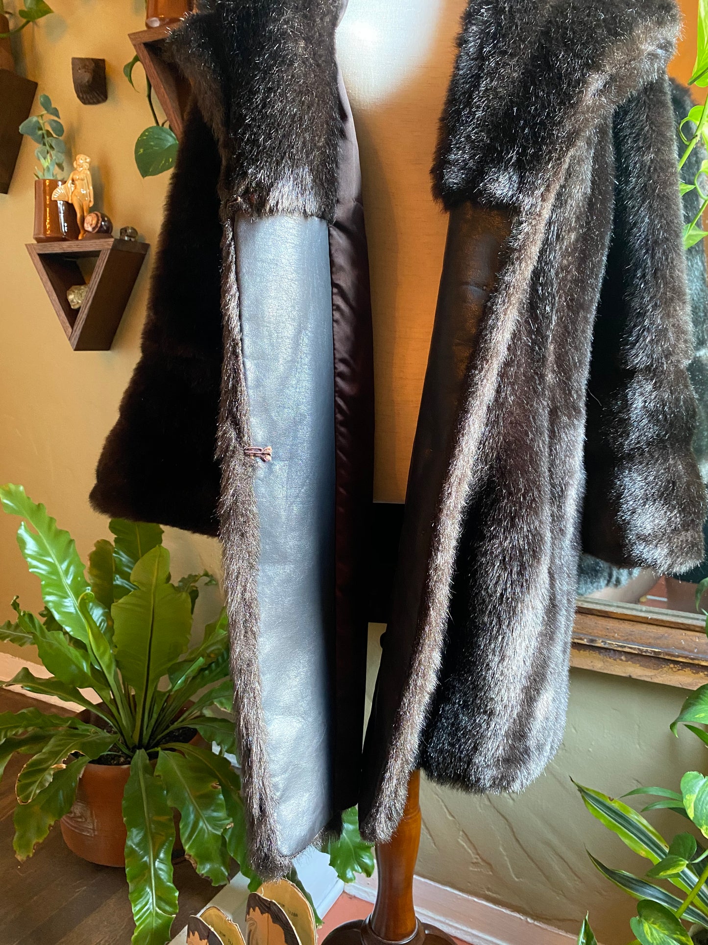 Vintage Chocolate Faux Fur Coat w/ Belt | plush, luxurious old Hollywood glam, big bell sleeves, oversized collar | Women's L