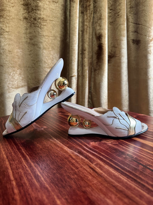 Vintage Onex Wedges, White & Gold | Sz 7 M