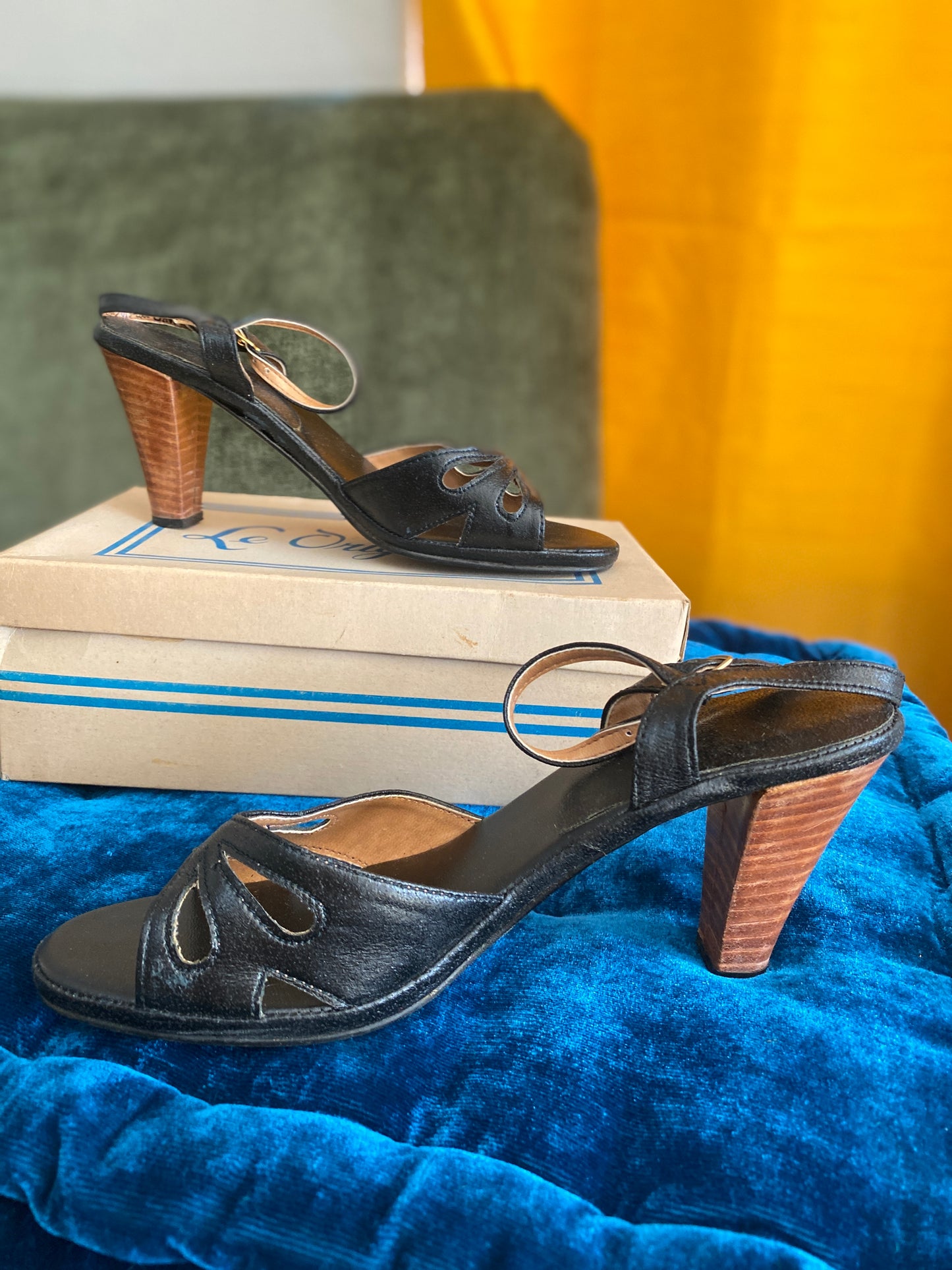 Vintage High Heels w/ Original Box | Leather | Le Original | 8M