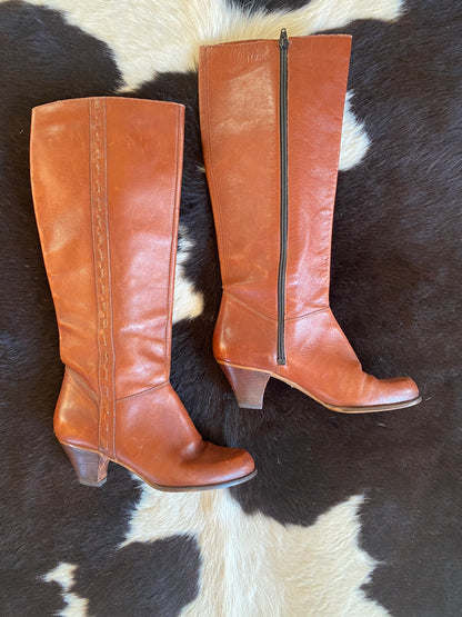 Vintage 70s Boots in Rustic Cognac Brown Genuine Leather, Knee-High, Stacked Wood Kitten Heel, Side Zipper, Women's 7.5M