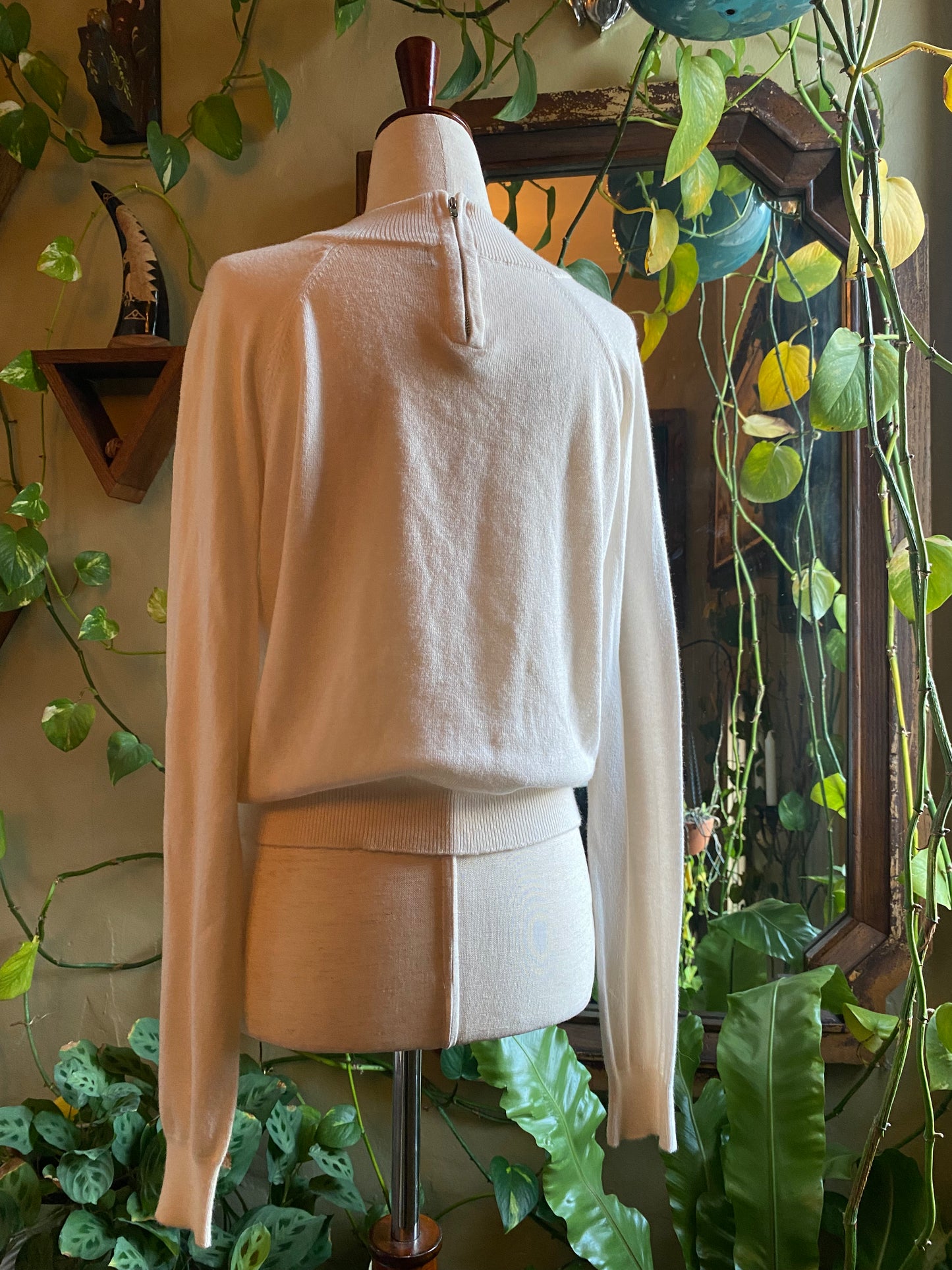 Vintage Sweater | Ivory, Long Sleeve, Waist Length | Zipper Closure | S/M