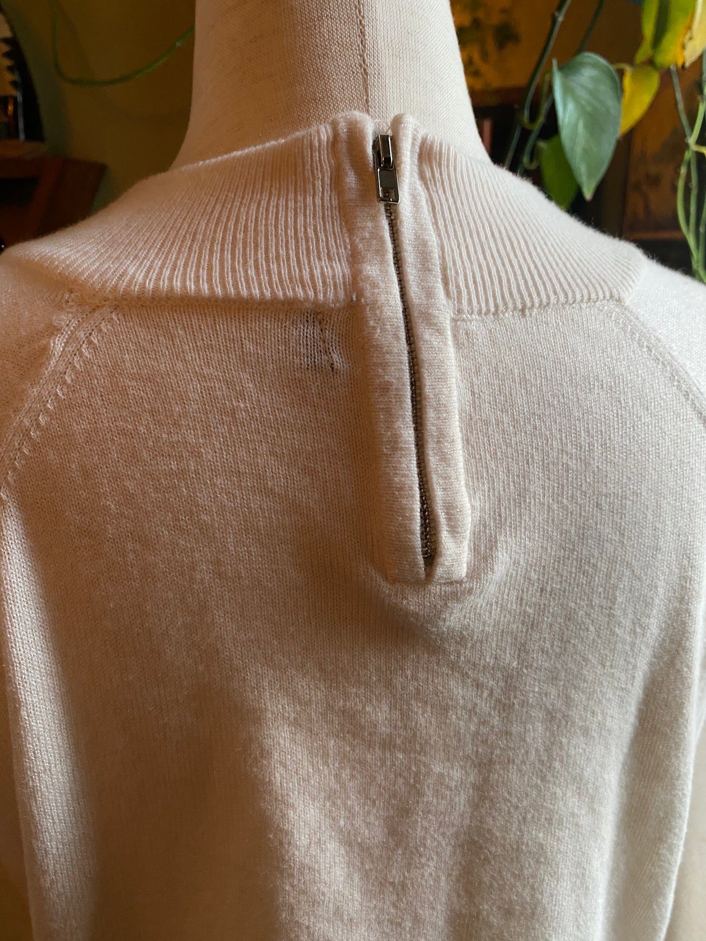 Vintage Sweater | Ivory, Long Sleeve, Waist Length | Zipper Closure | S/M